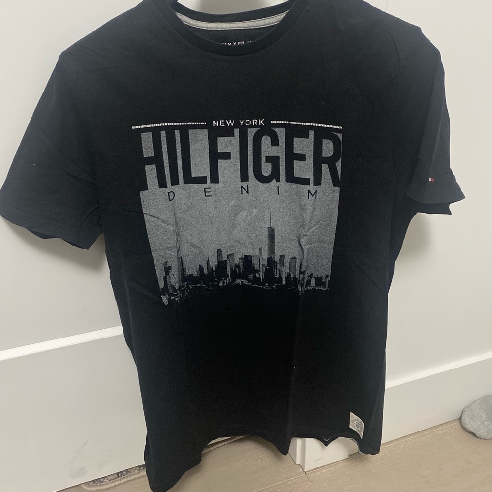 Tommy Hilfiger men’s tee shirt